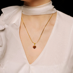 Colgante y collar de rubí del sagrado corazón